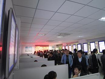 <font color='#000099'>我局聯(lián)合市總工會舉辦“慶五一  促就業(yè)”公益招聘會</font>